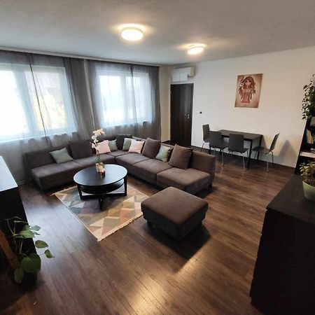 Appartement Apartman Dominika à Rovinka Extérieur photo