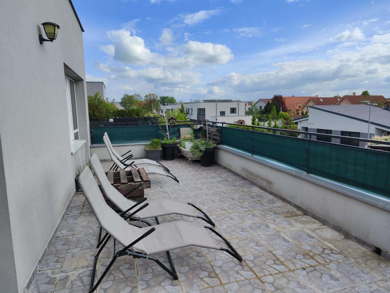 Appartement Apartman Dominika à Rovinka Extérieur photo